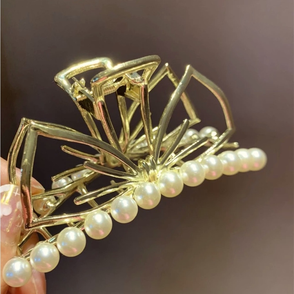 Cute Bow Shaped Rhinestone Crystal Hair Claw With Pearls